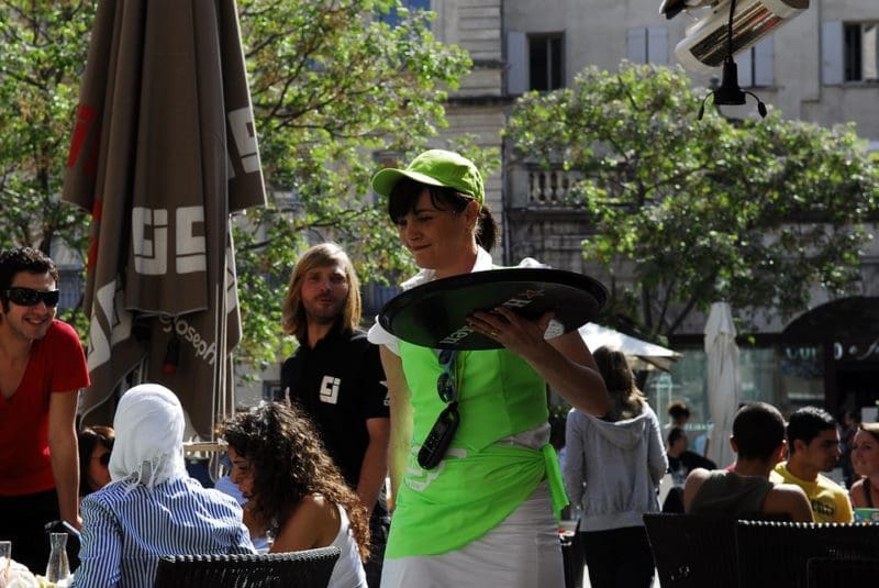 UK hospitality and leisure sectors ‘fail to unleash’ employees’ full potential