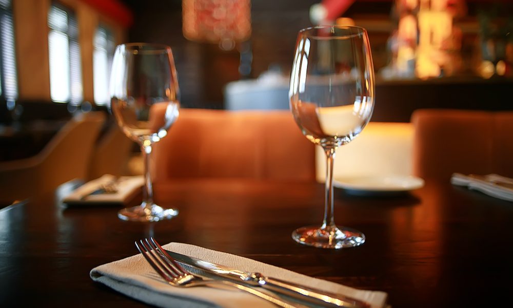 Tory rebels to vote to end 10pm curfew