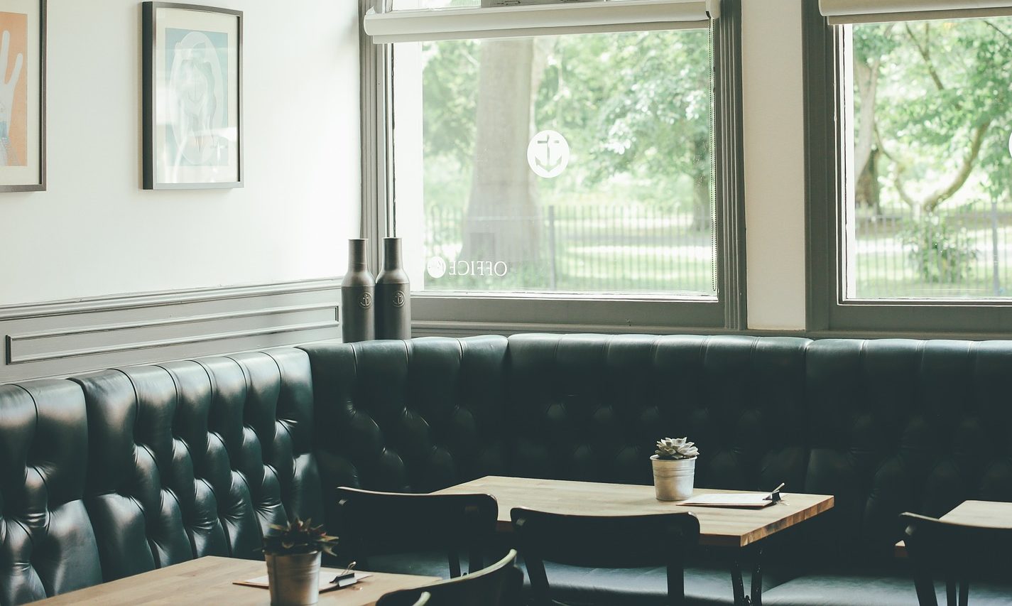 Hospitality footfall declines amid government urging social distancing