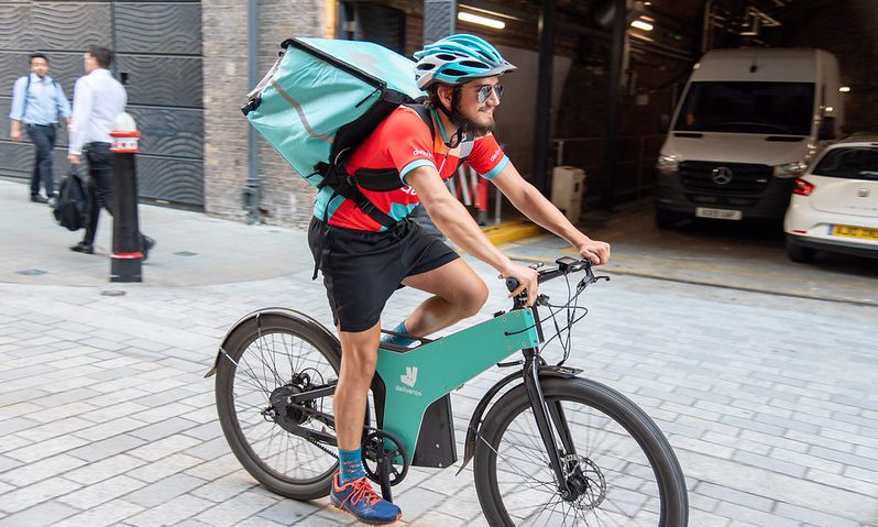 Deliveroo pledges free meals to NHS workers