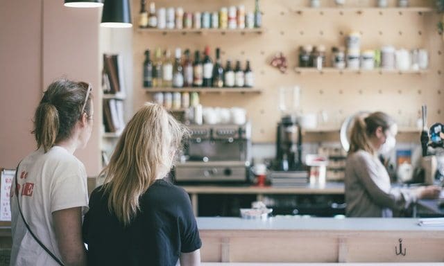 Hospitality curfews ‘ineffective’, according to new report