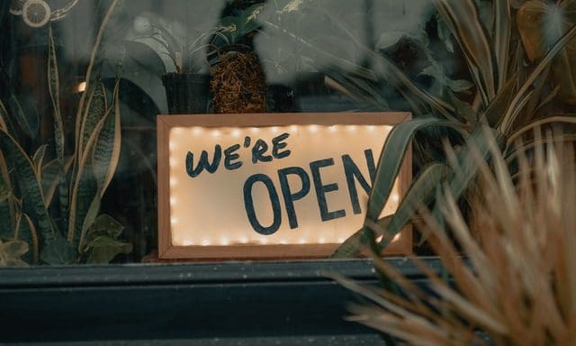 Hospitality spending 70% below pre-pandemic levels, says ONS