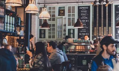 Pubs, restaurants and bars sales rise 3.9% in Feb
