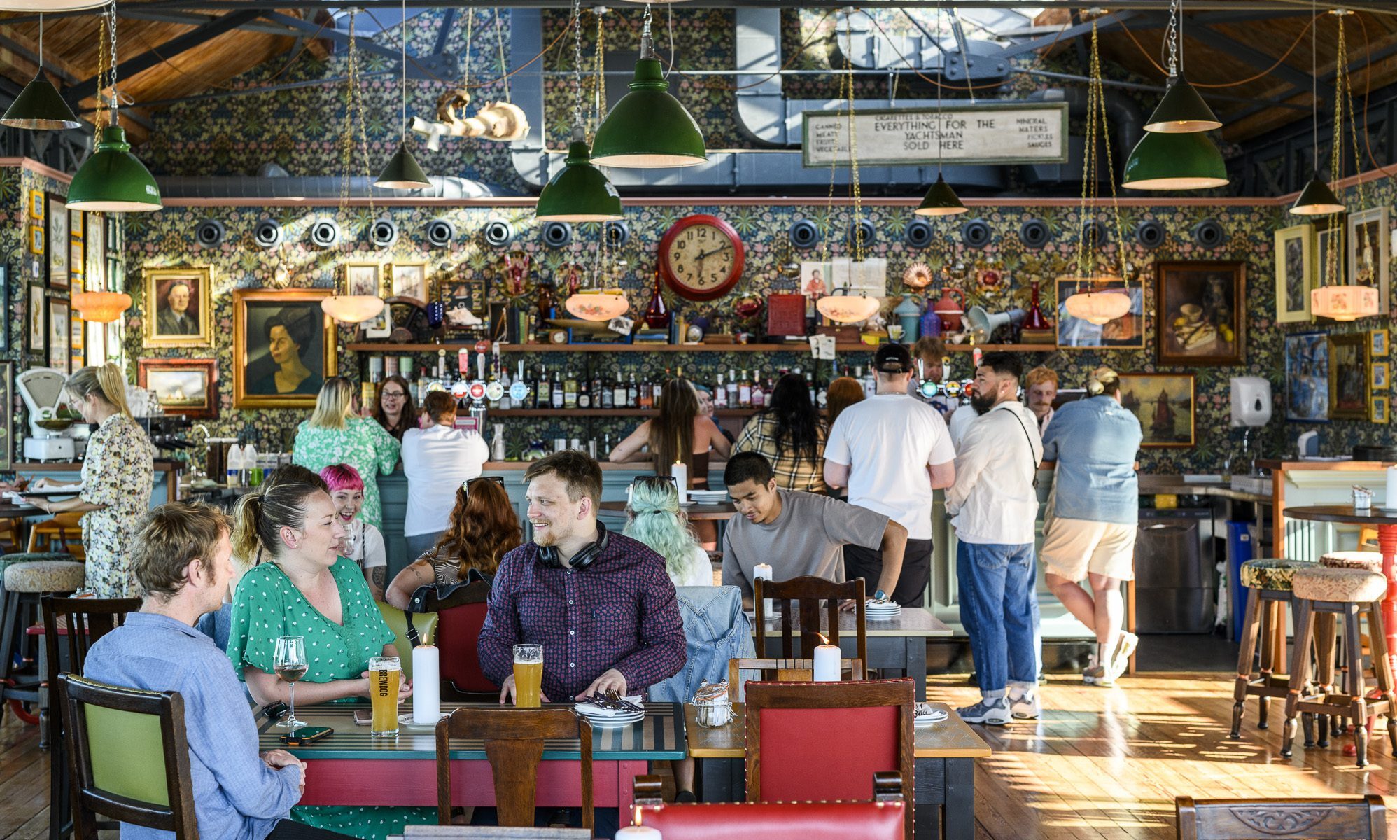 Loungers opens 200th site in Buckingham