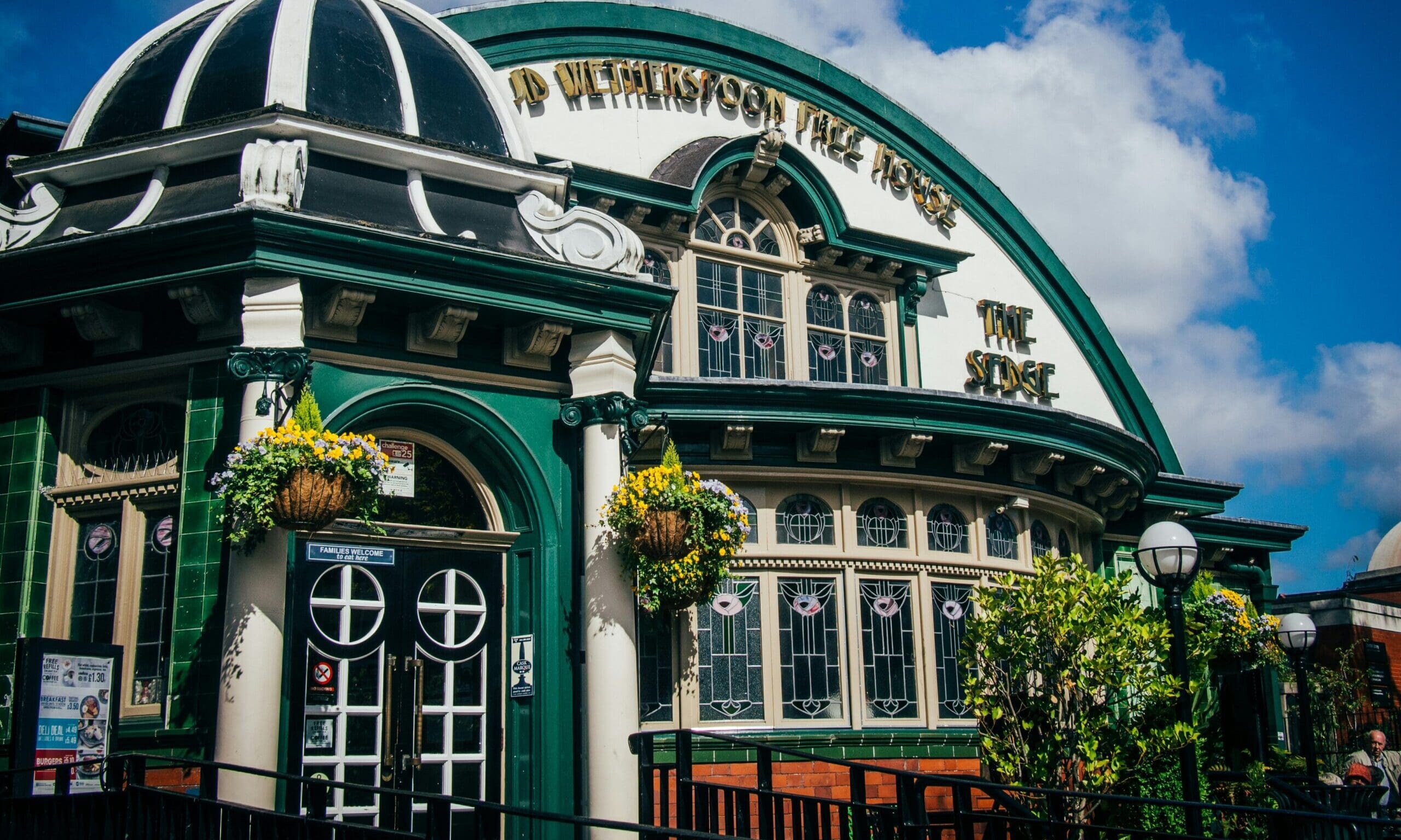 JD Wetherspoon to open 30 new pubs as sales jump 5.1%