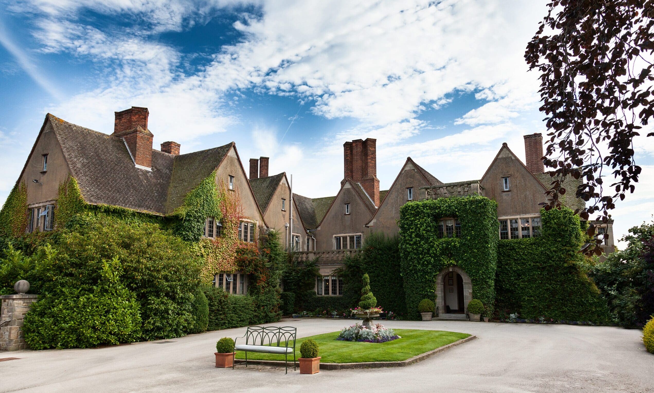 Stu Deeley opens new restaurant at Mallory Court