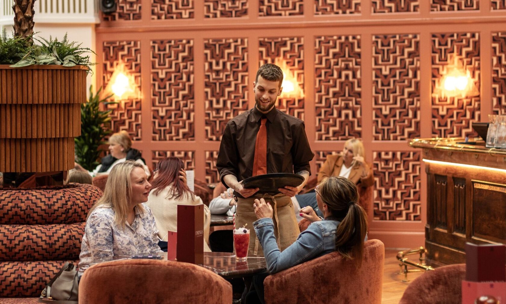 Loungers opens 300th site in Hampshire